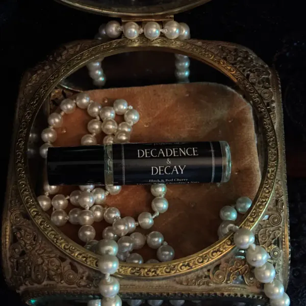 Hovedbilde Decadence and Decay Perfume ...