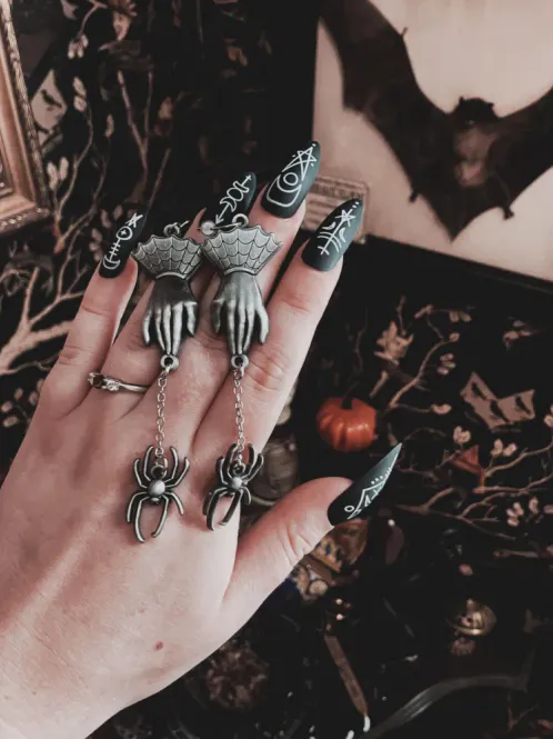 Main Image Miss Spider Earrings