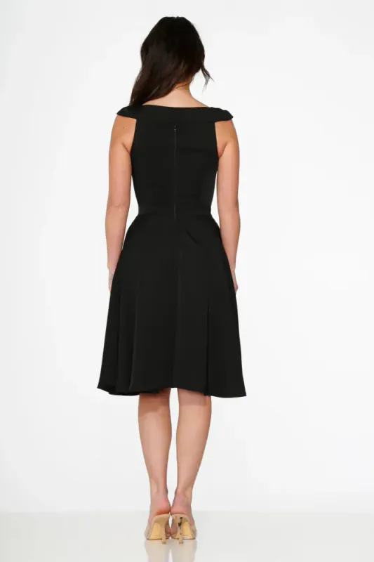 Embla Swing Dress [Black]
