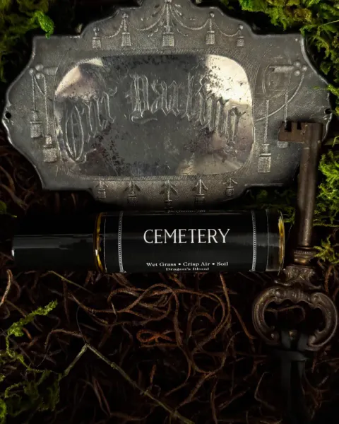 Hovedbilde Cemetery Perfume Oil